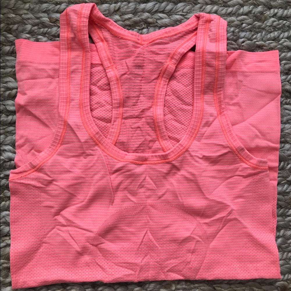 Lululemon rub swiftly tank size 2